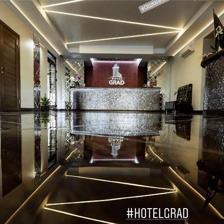 Grad Hotel Ashmyany Buitenkant foto