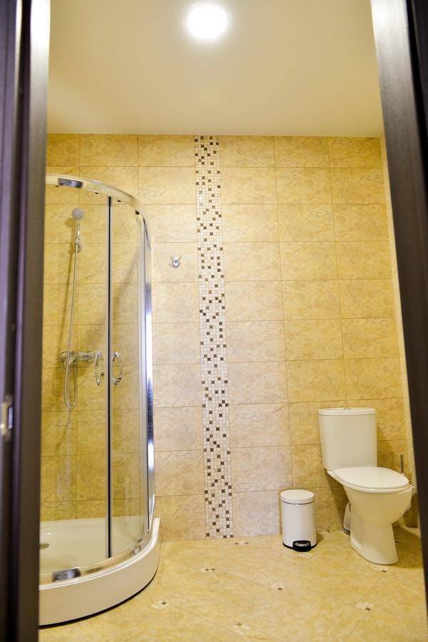 Grad Hotel Ashmyany Buitenkant foto