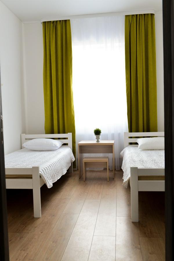 Grad Hotel Ashmyany Buitenkant foto