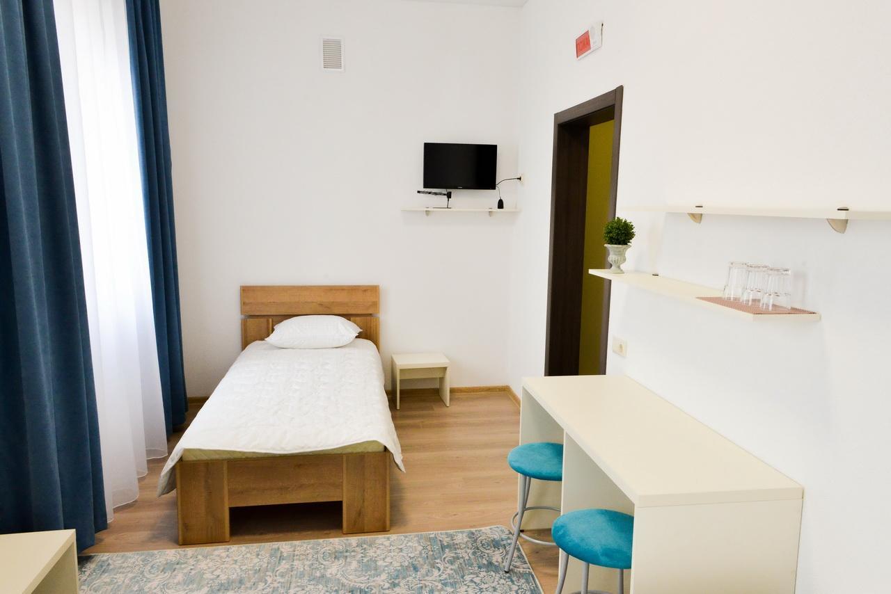 Grad Hotel Ashmyany Buitenkant foto