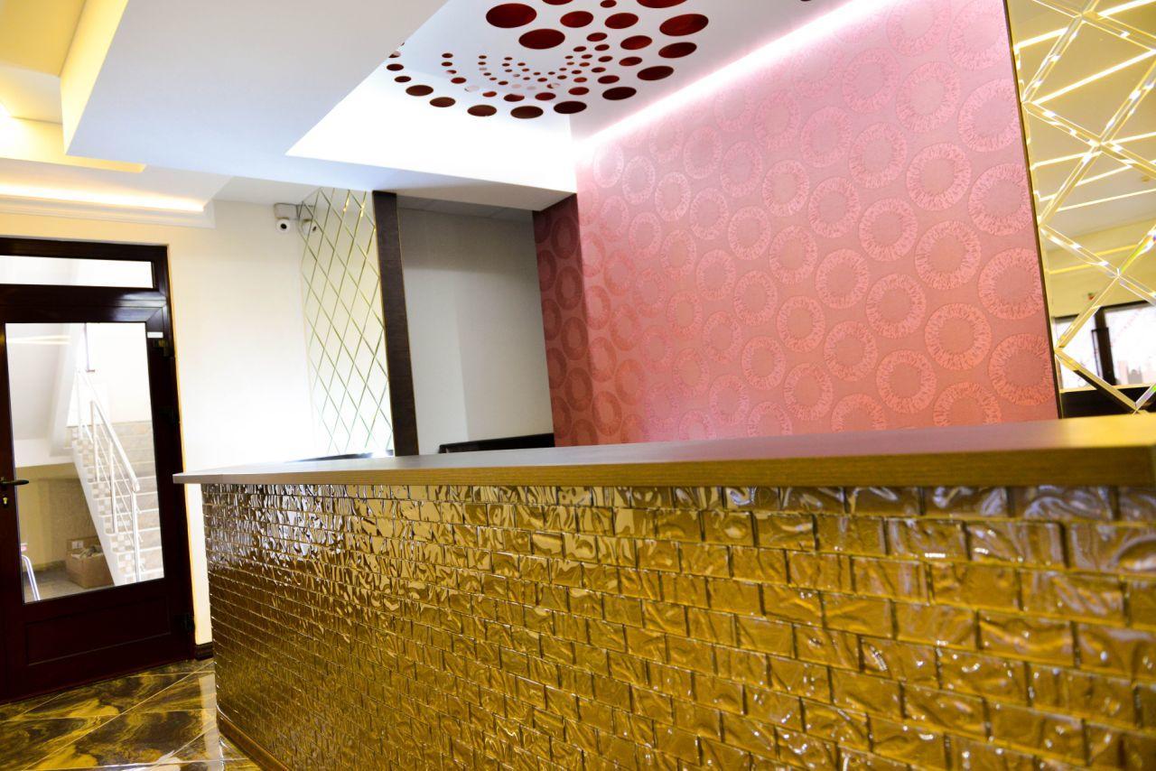 Grad Hotel Ashmyany Buitenkant foto
