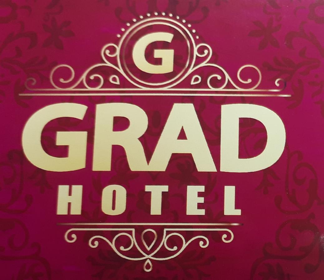 Grad Hotel Ashmyany Buitenkant foto